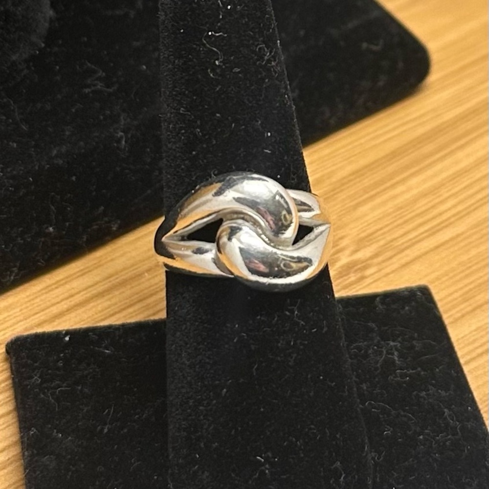 JAMES AVERY Sterling Silver Cadena Knot; Infinity Ring; Size 6.75; RETIRED